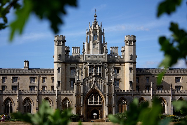 Université de Cambridge Angleterre préparer les examens de Cambridge