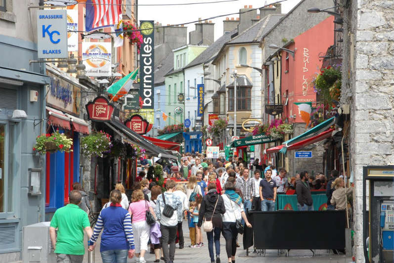 Rue de Galway en Irlande